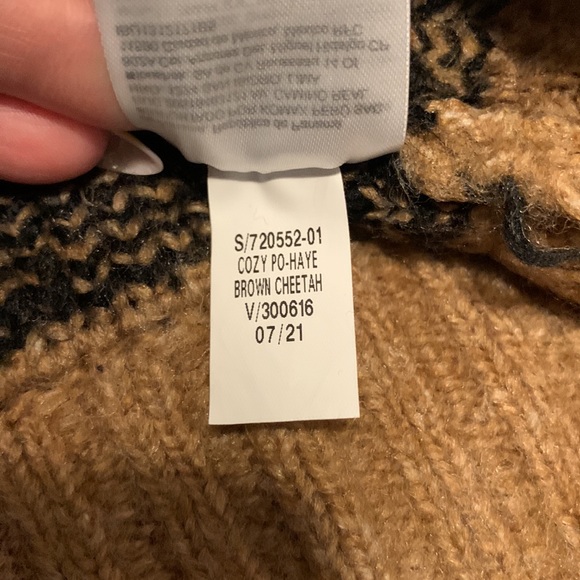 NWT Cozy Crewneck Leopard Sweater - Picture 8 of 8